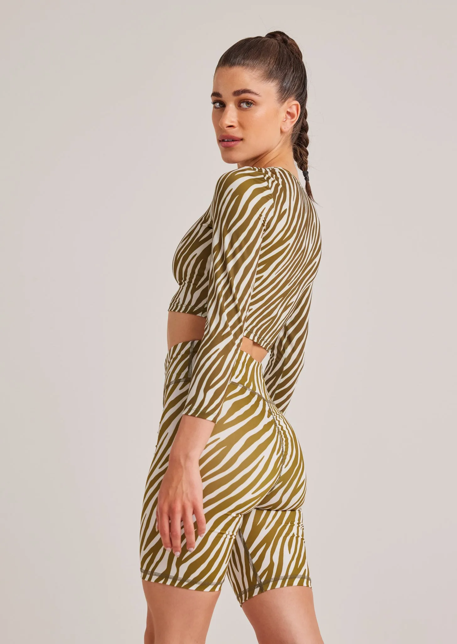 Αθλητικό biker με zebra print | Χακί