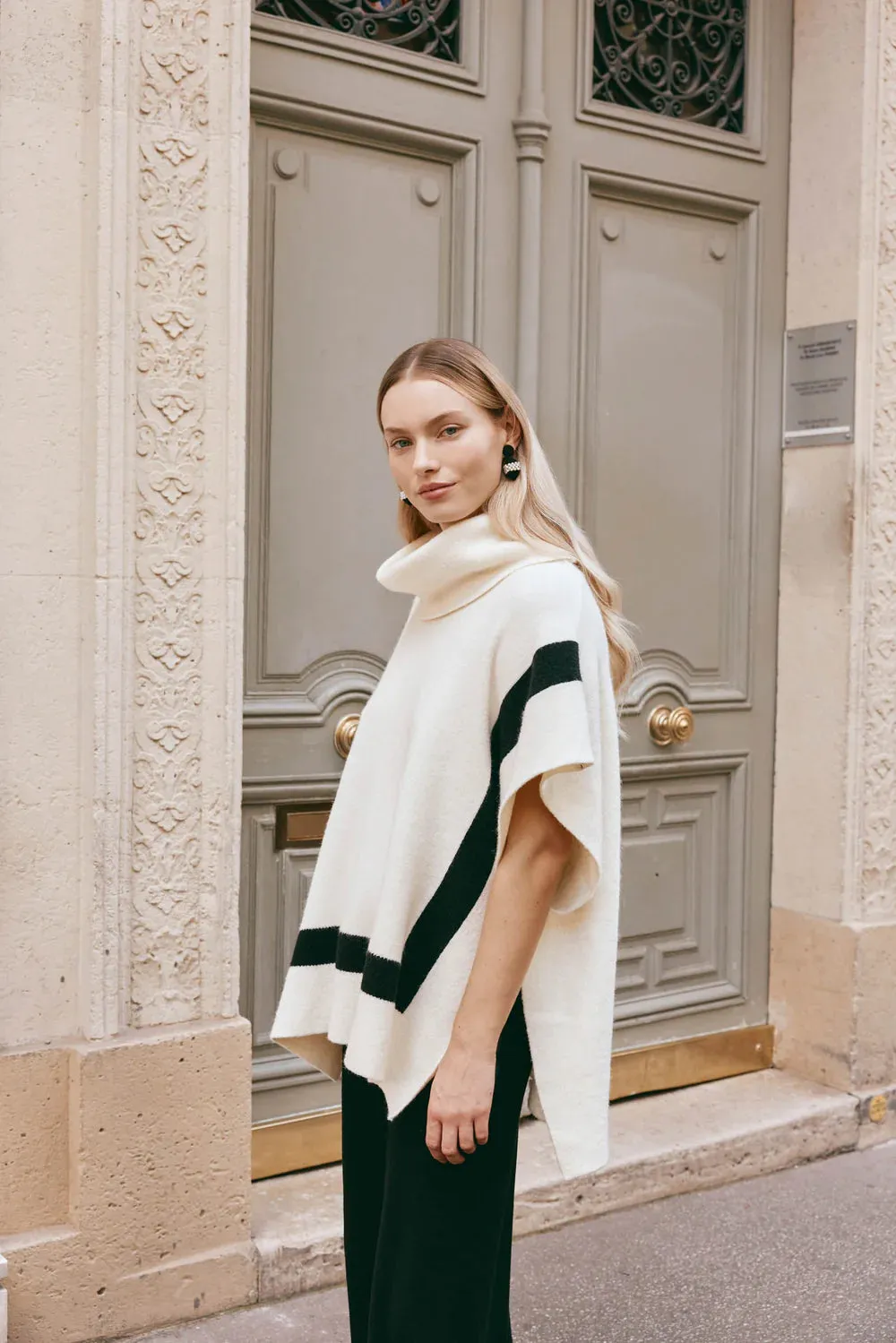 Avino Poncho  - Ecru