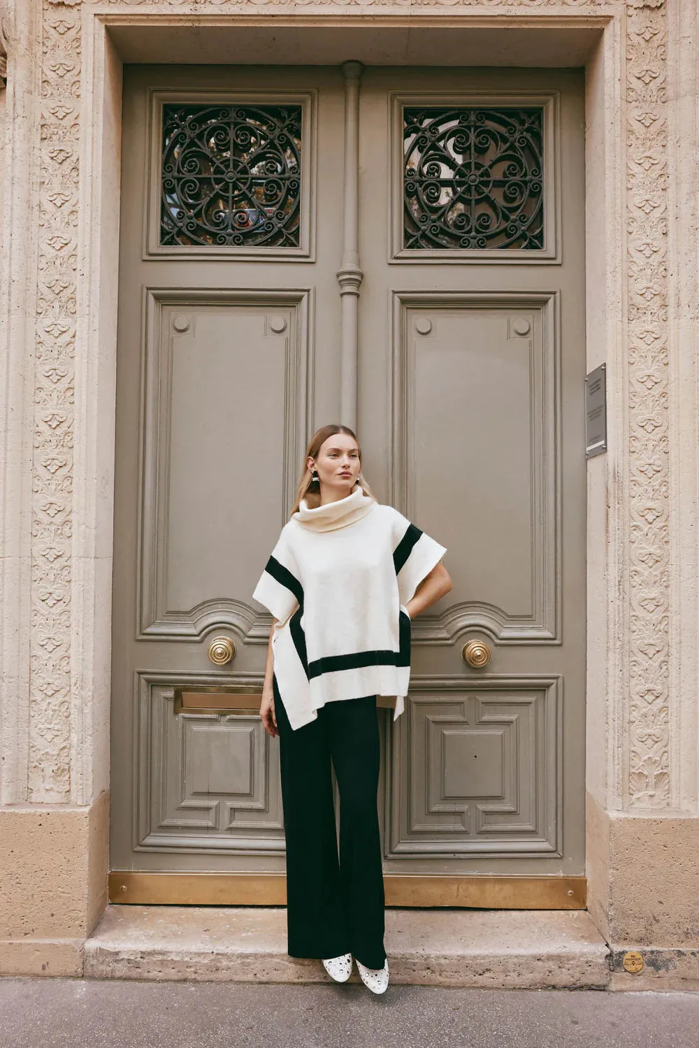 Avino Poncho  - Ecru