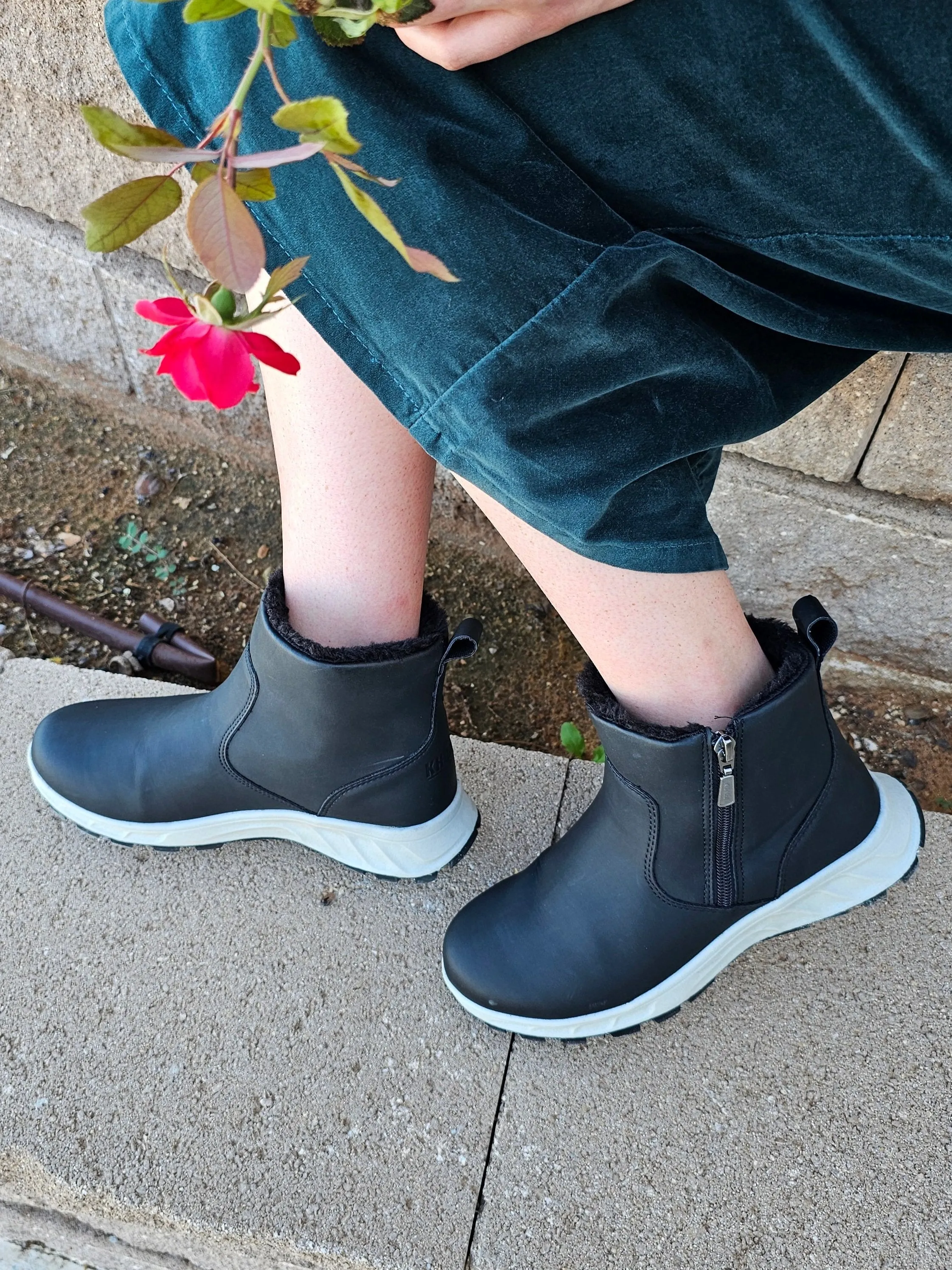 Chunky cozy boots