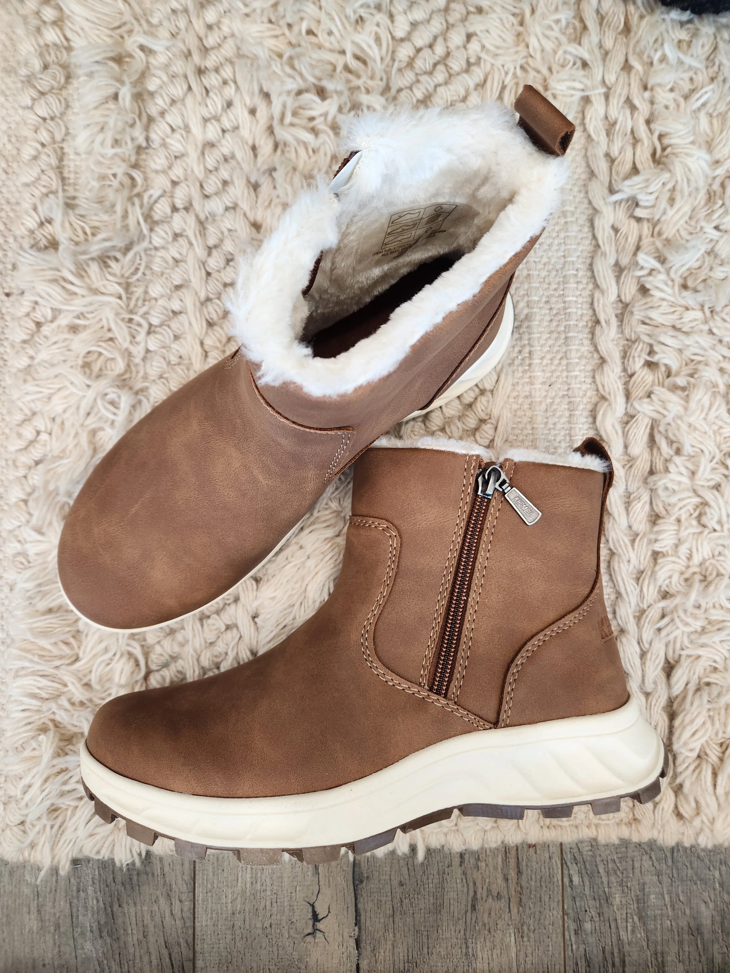 Chunky cozy boots