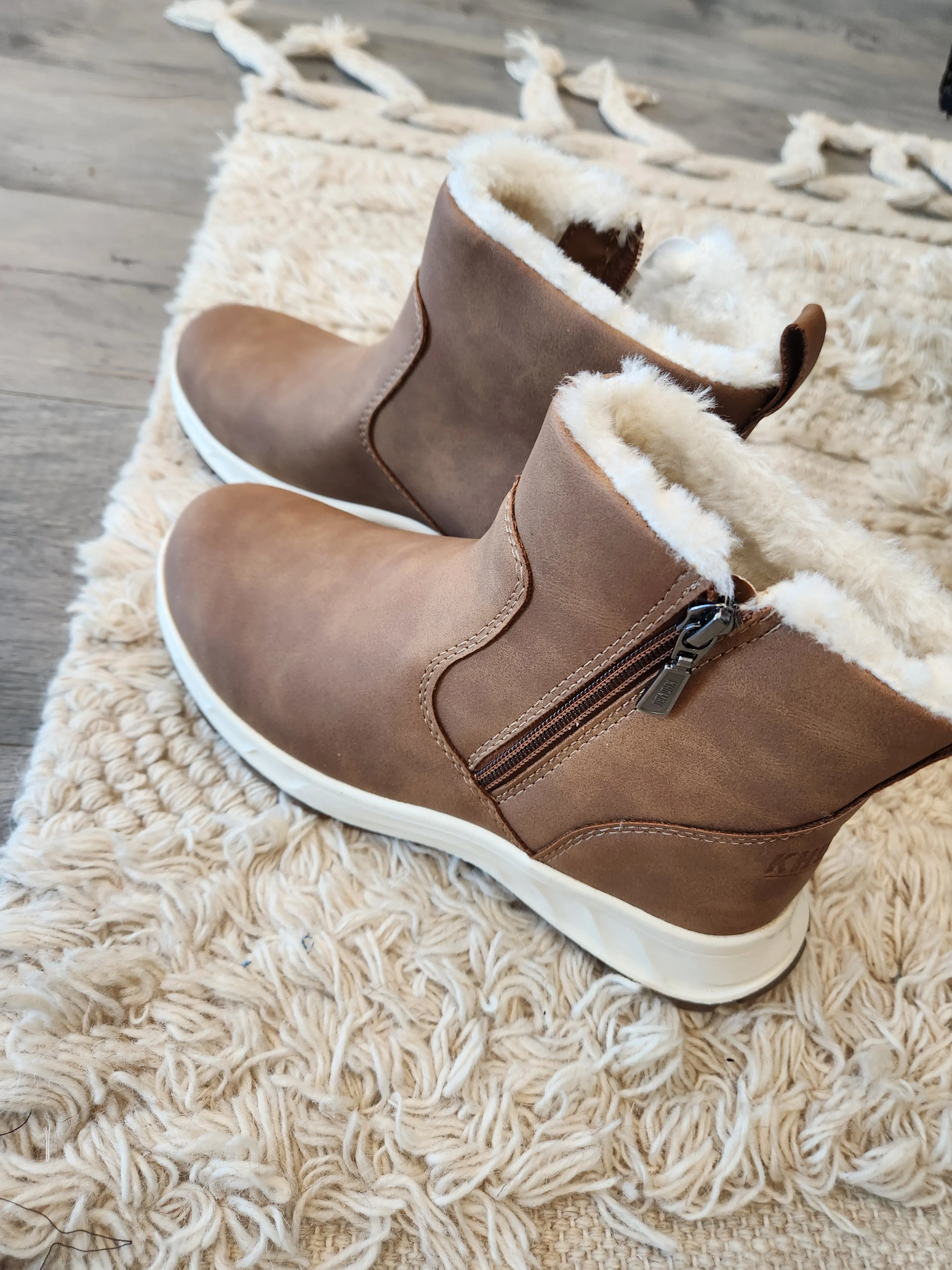 Chunky cozy boots