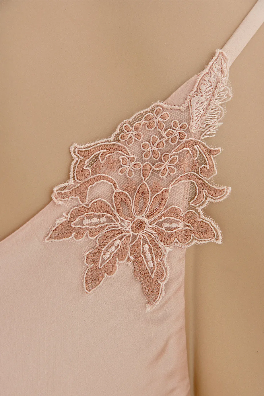 COTTON CLUB IVORY Silk Floral Thong