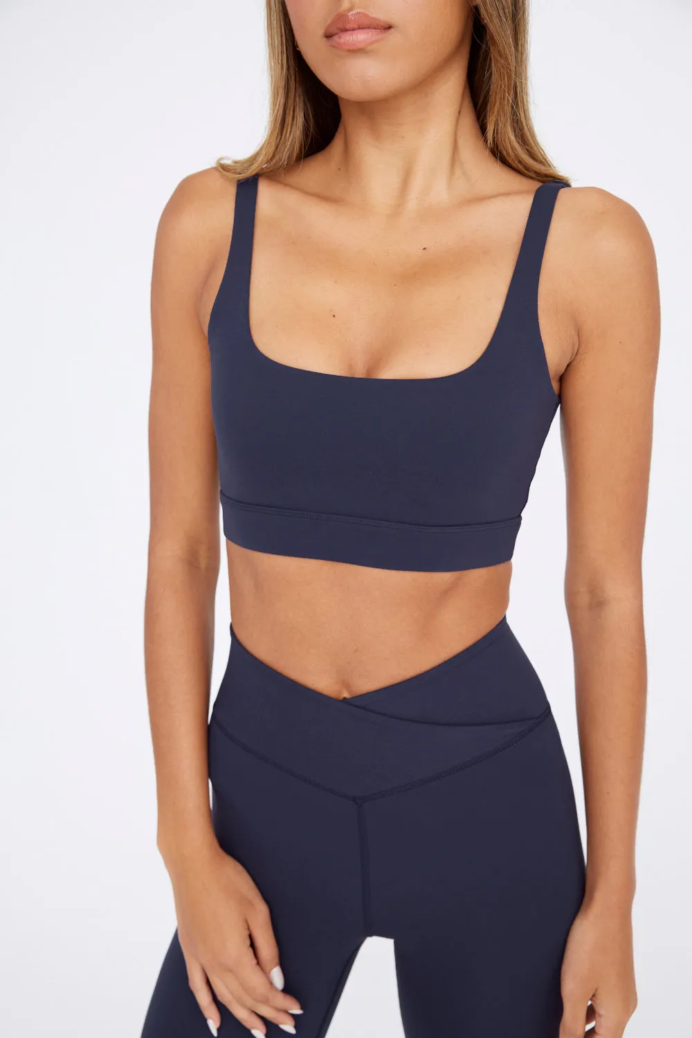 DAYFLEX ESSENTIAL SQUARE NECK SPORTS BRA - NAVY