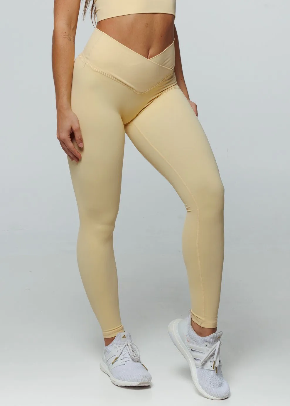Elevate Cross Leggings - Buttermilk
