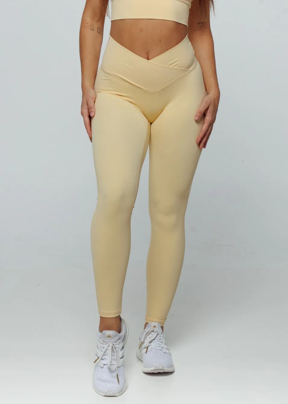 Elevate Cross Leggings - Buttermilk