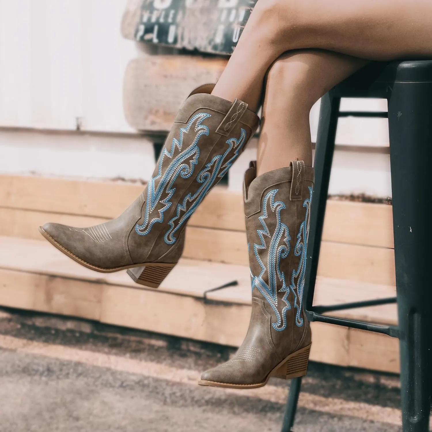 Embroidered Mid-Calf Cowgirl Western Boots – Classic & Stylish