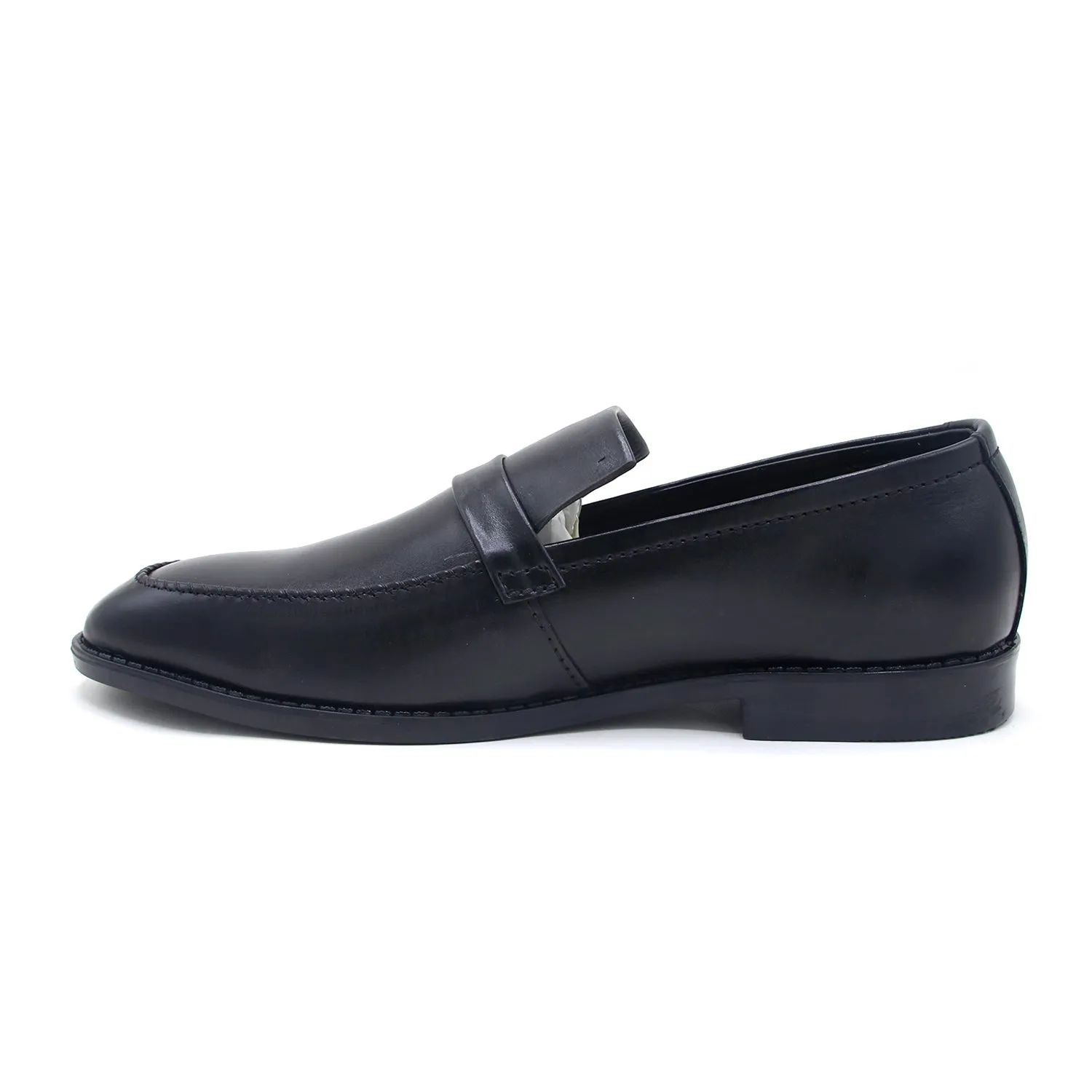 Eminent Comfortable Slip-On Leather Moccasins  - Black