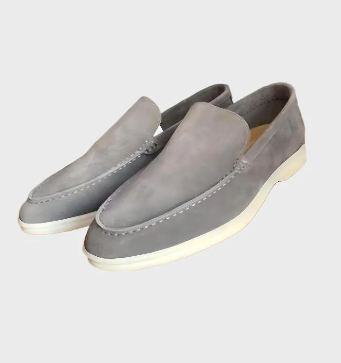Fashionable men's leather loafers
