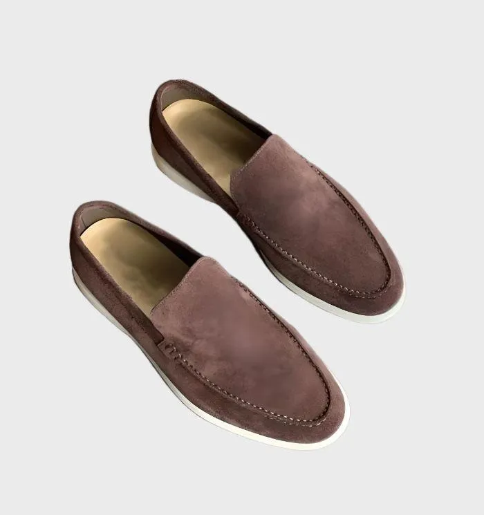 Fashionable men's leather loafers