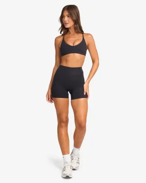 Form Invisible Scrunch Shorts 5" | Black