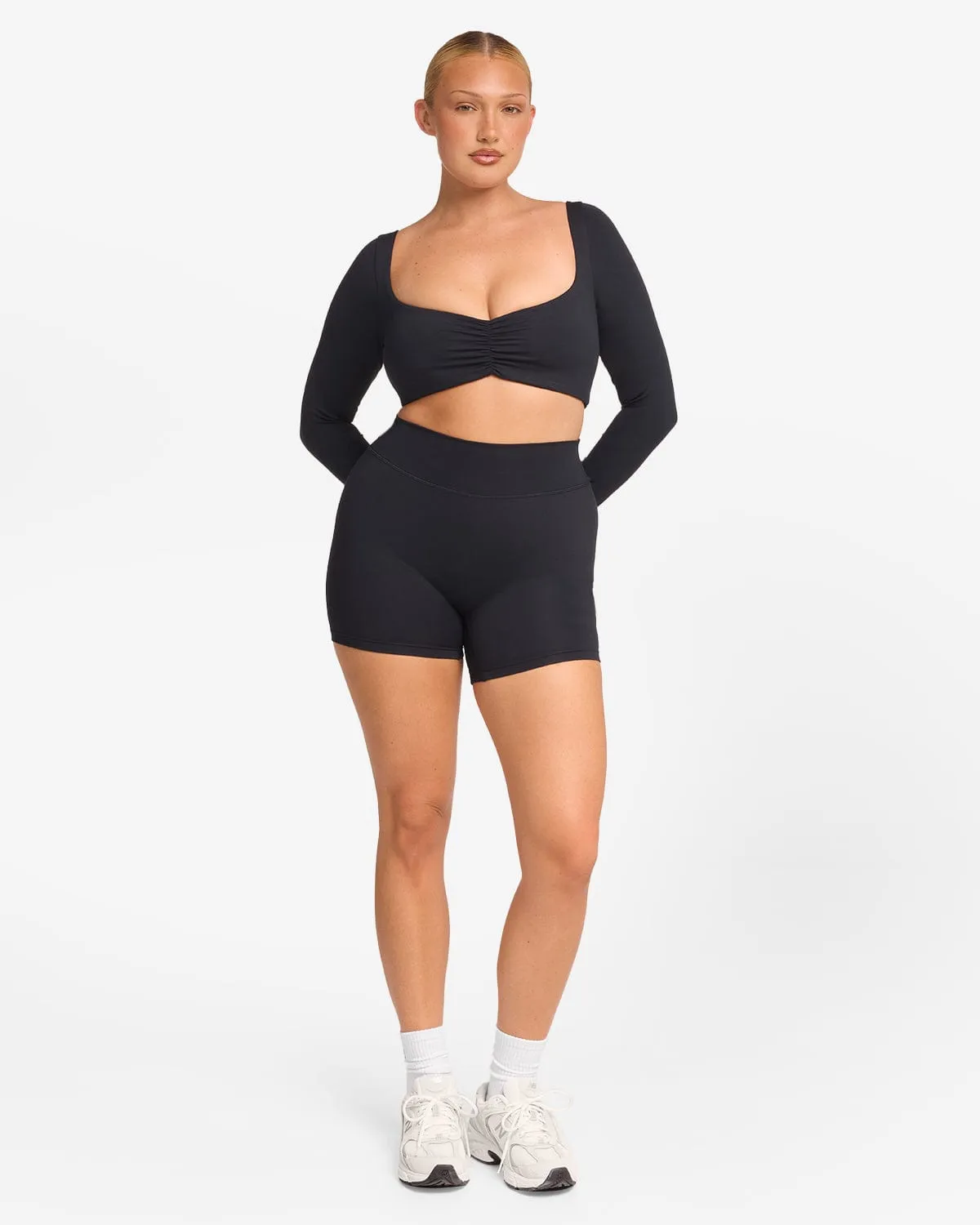 Form Invisible Scrunch Shorts 5" | Black