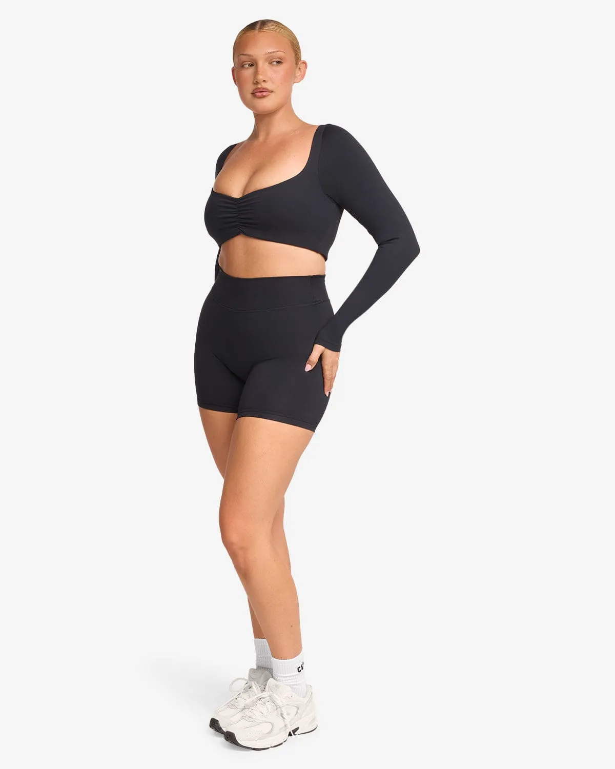 Form Invisible Scrunch Shorts 5" | Black