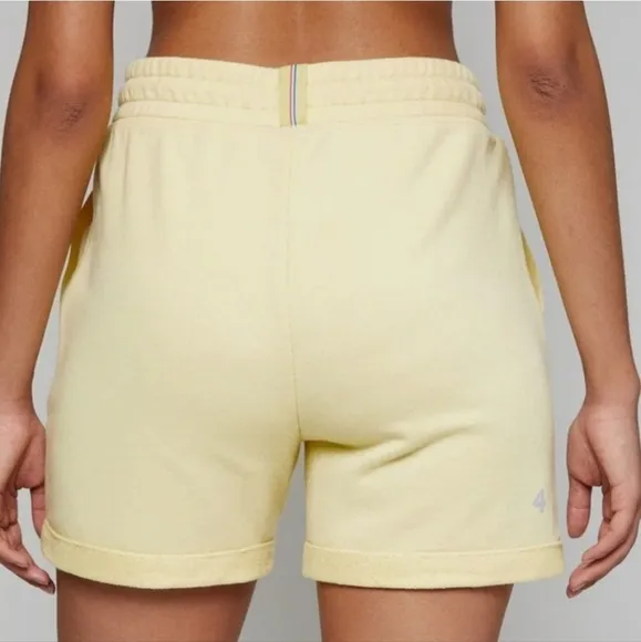 Four Laps Rush Shorts Sports Bra Set L Banana Athleisure Activewear Gym NWT