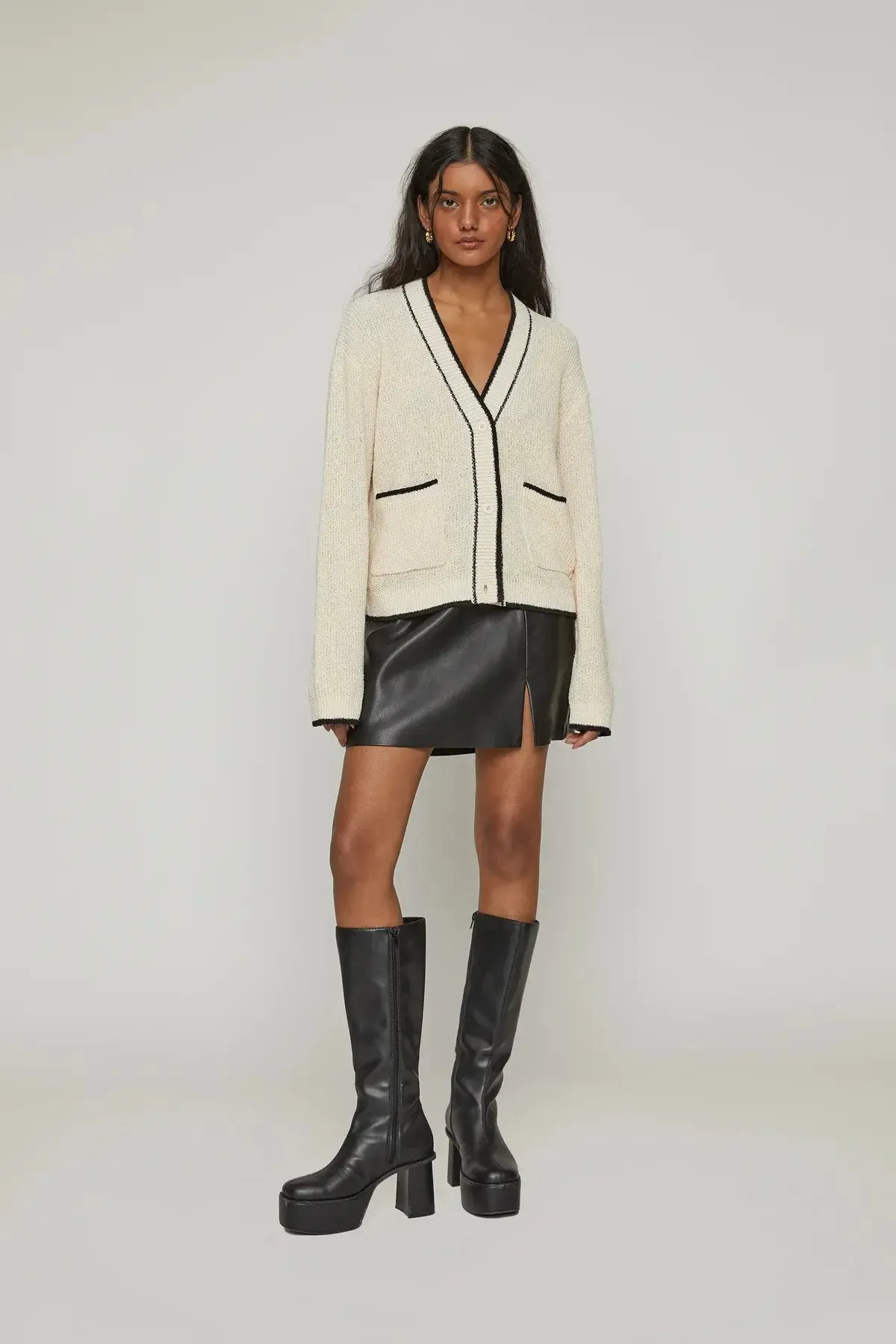 Lightweight Contrast Trim Cardigan