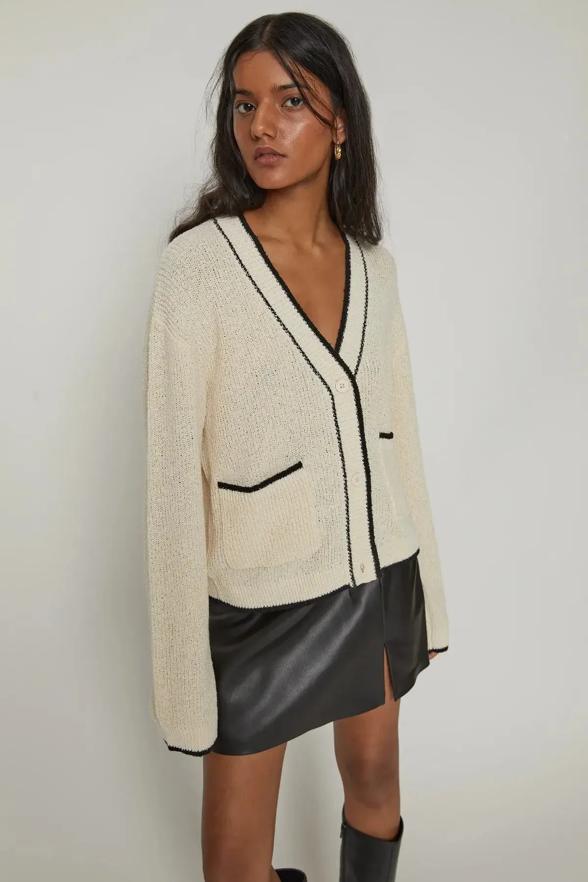 Lightweight Contrast Trim Cardigan