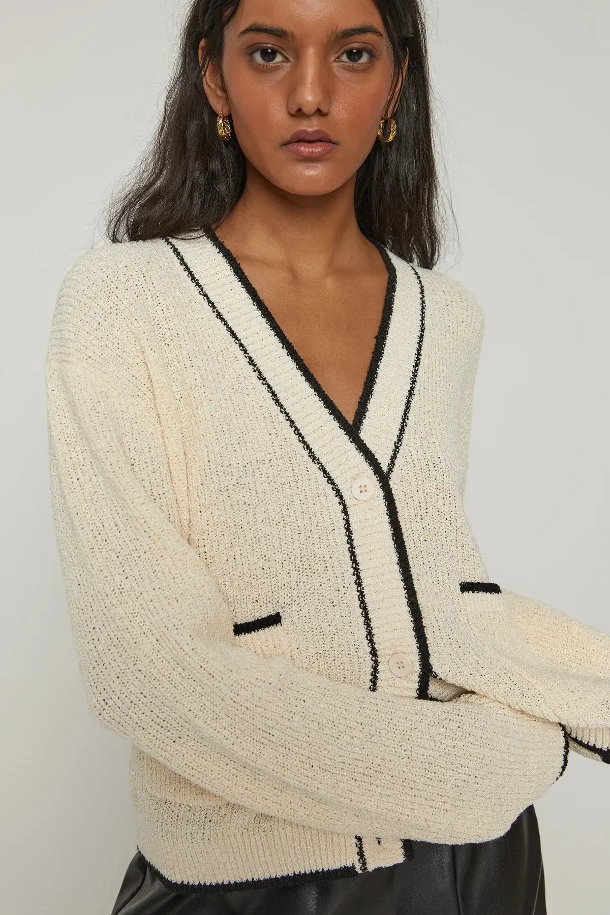 Lightweight Contrast Trim Cardigan
