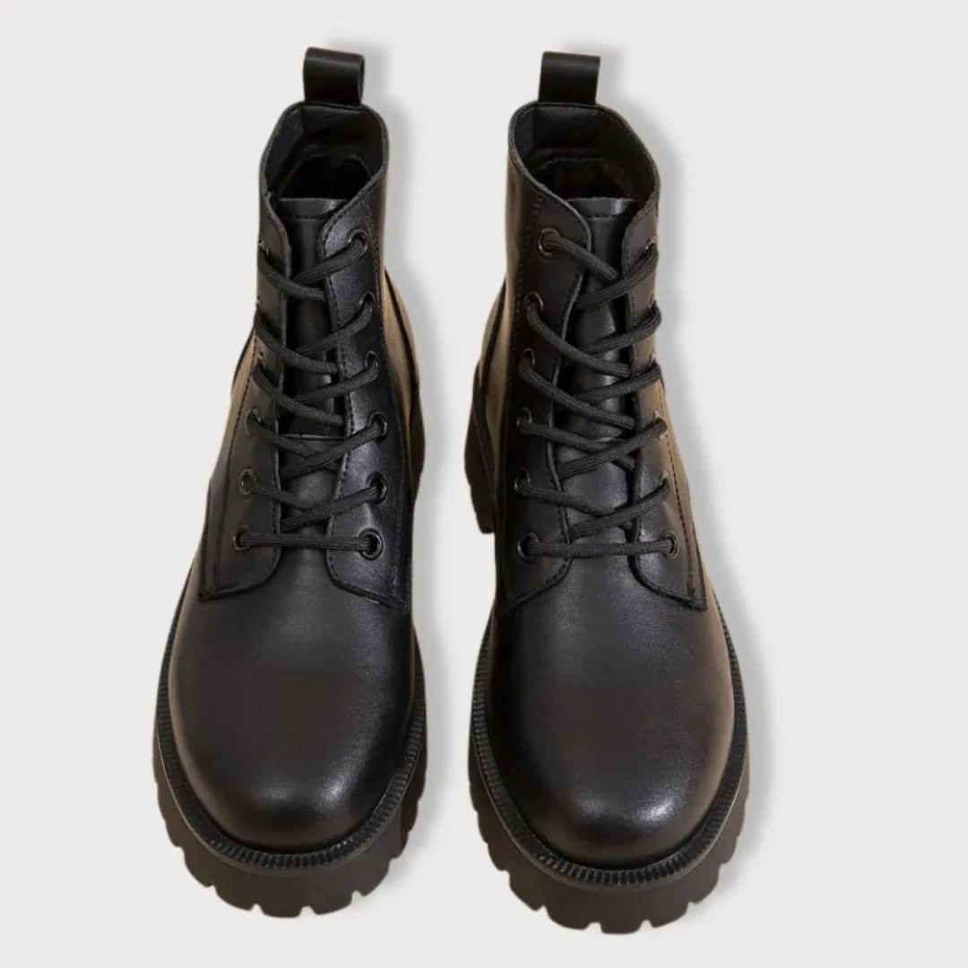 Lina – Stylish Ankle Boots