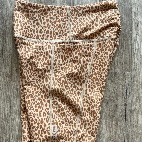 Lorna Jane Yoga Shorts and Bra Set Size L