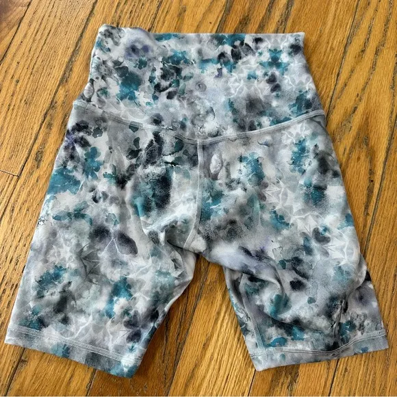 Lululemon Align Short 8” in Kaleidofloral Multi Size 4