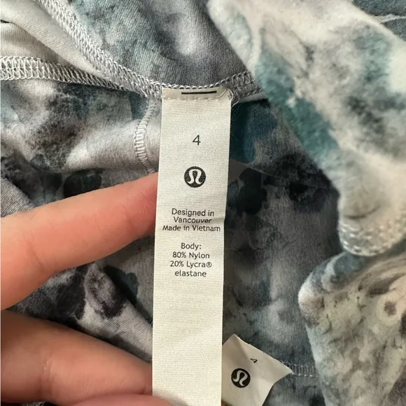 Lululemon Align Short 8” in Kaleidofloral Multi Size 4