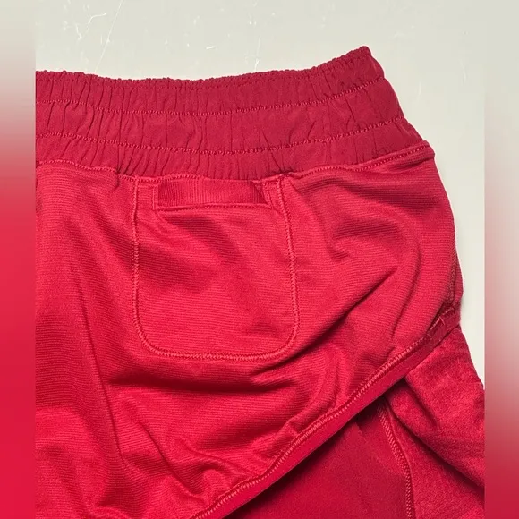 Lululemon EUC Hotty Hot LR Short 4” Lined Swift Size 8 Tall Carnation Red