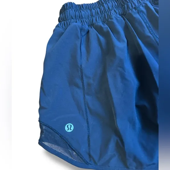 Lululemon Hotty Hot Short II Long 4&quot; in Black Size 4 Activewear Athleisure
