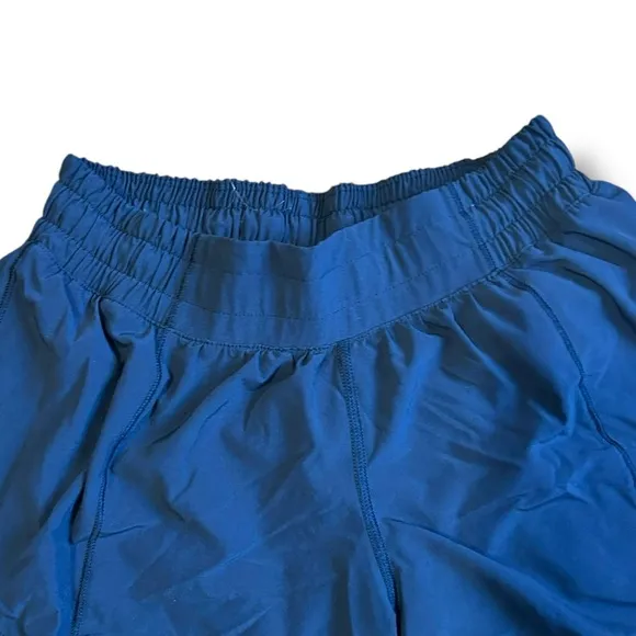 Lululemon Hotty Hot Short II Long 4&quot; in Black Size 4 Activewear Athleisure