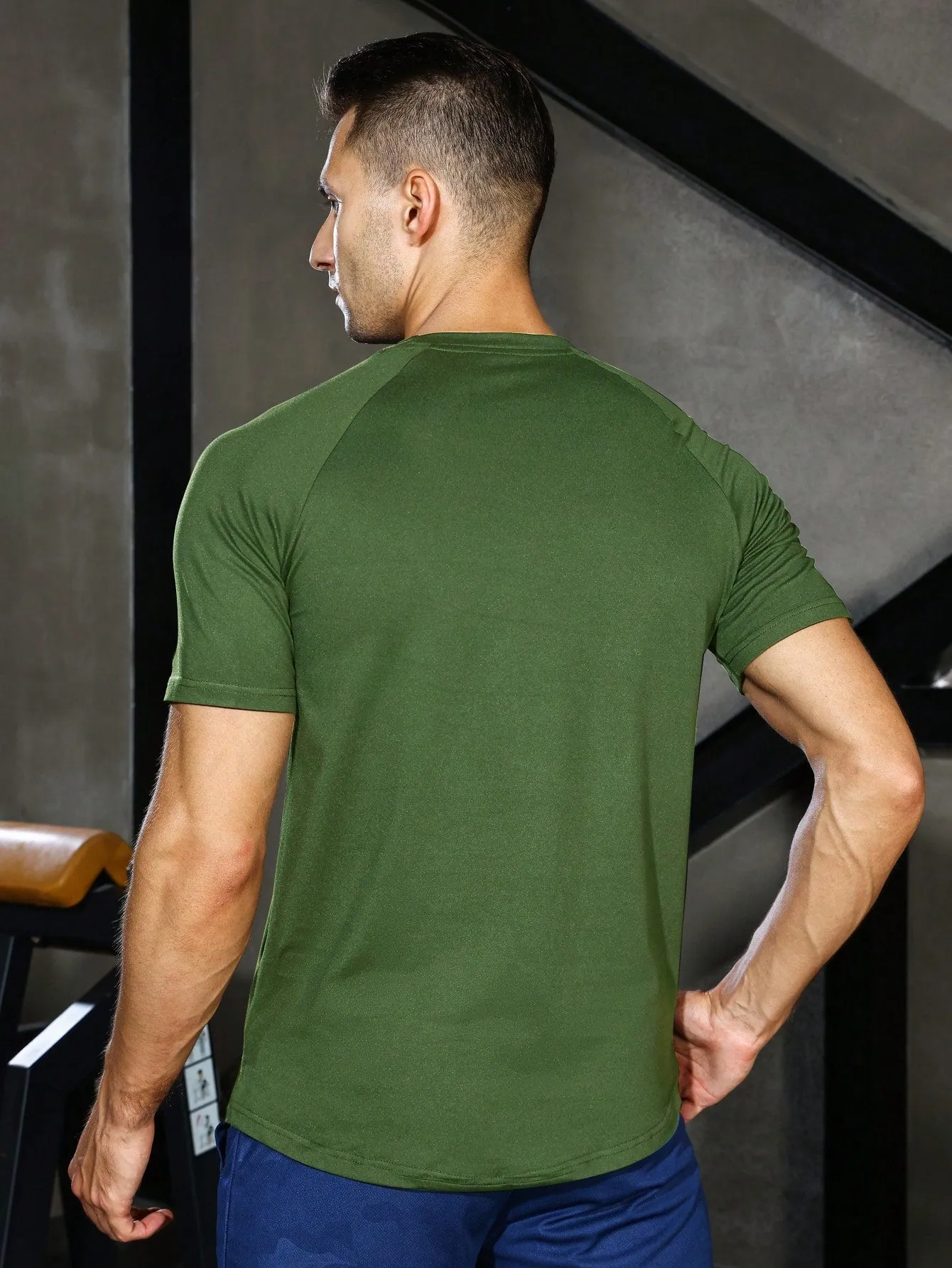 Men Letter Graphic Sports Tee
