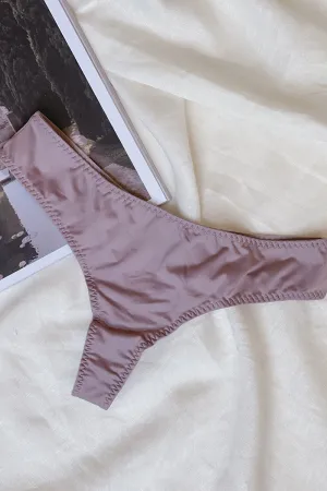 Mia Thong