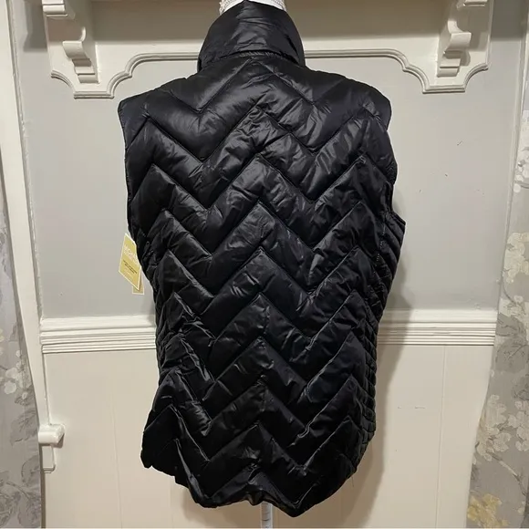 Michael Kors Black Quilted Nylon Vest Size XL (NWT)