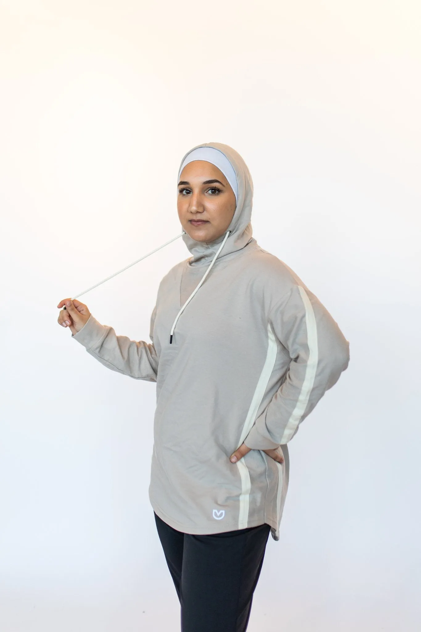 MOTUS HOODIE
