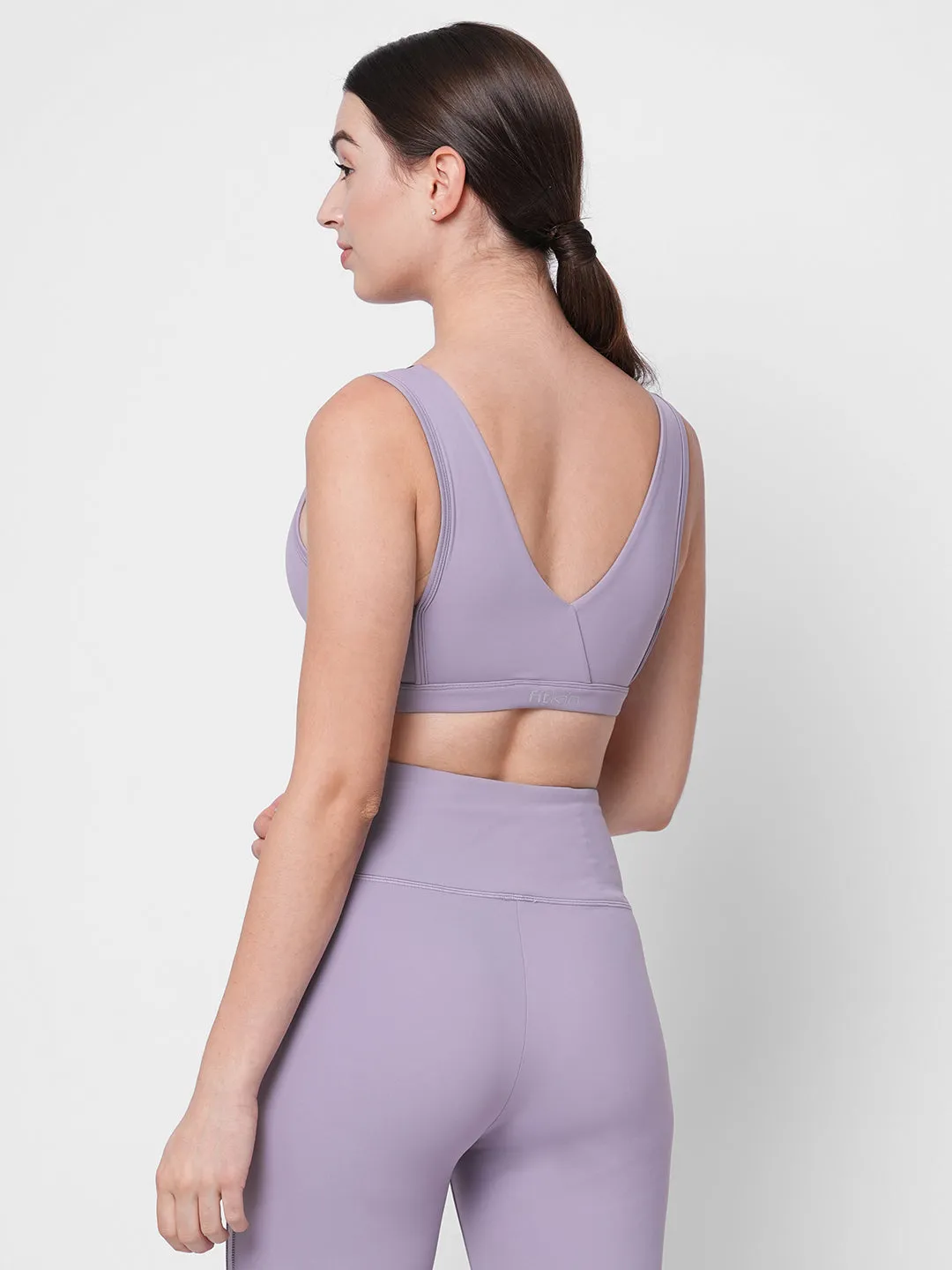 New classic fit v neck lavender sports bra