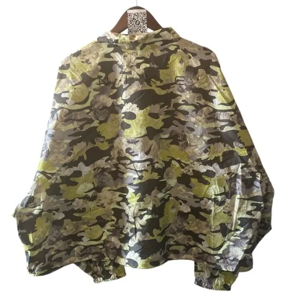 NIKE green camo floral oversize windbreaker jacket // XXL