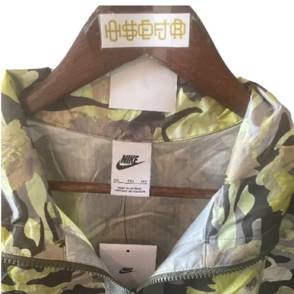 NIKE green camo floral oversize windbreaker jacket // XXL