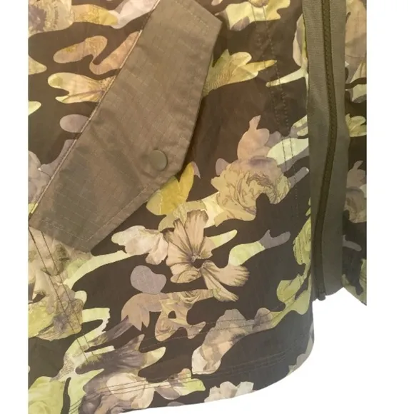 NIKE green camo floral oversize windbreaker jacket // XXL