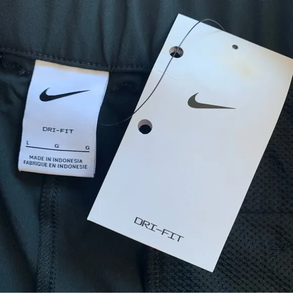 Nike Women’s Size Large Black Dri Fit Victory 5” Golf Shorts NWT