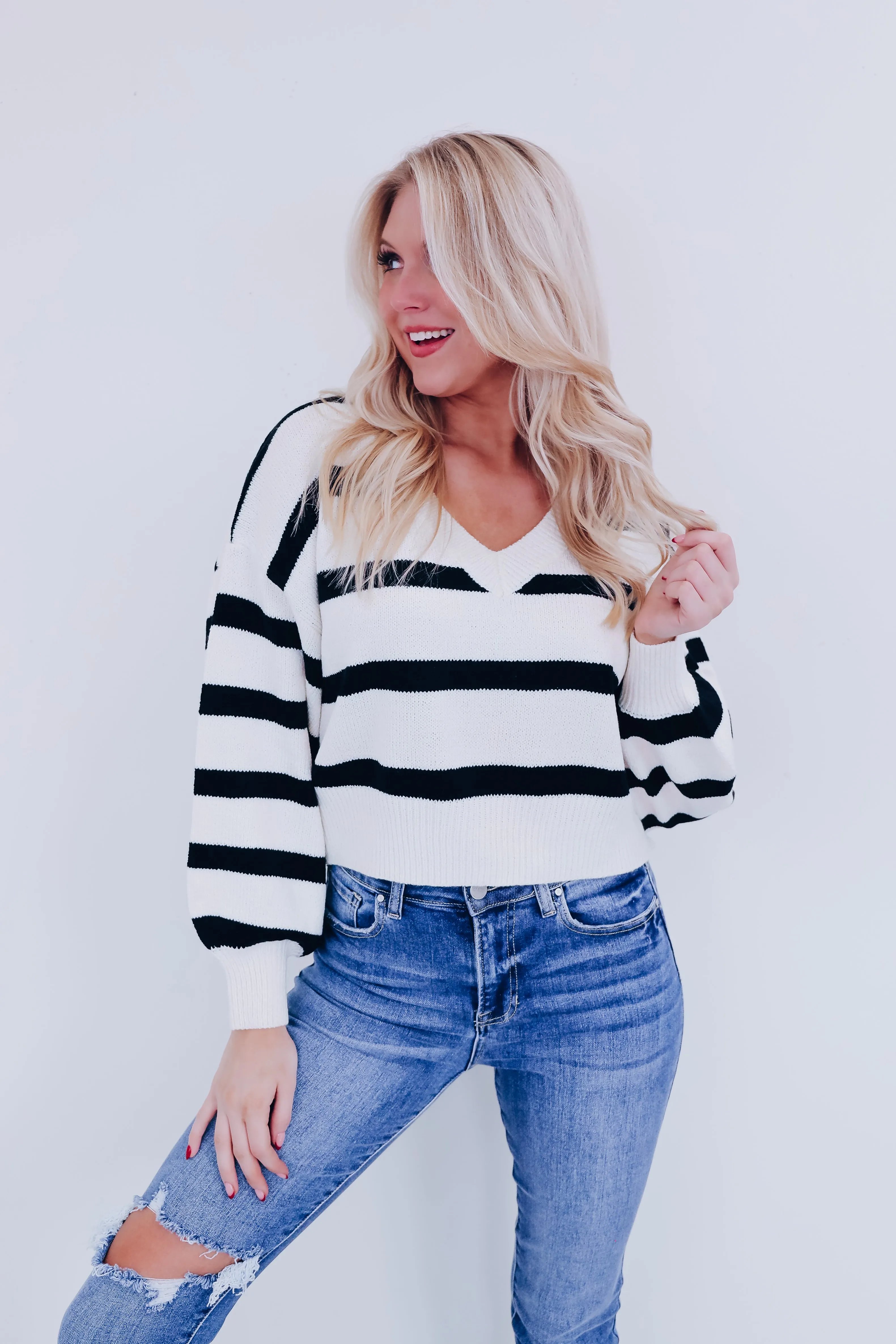 Niva V-Neck Striped Sweater - Ivory/Black