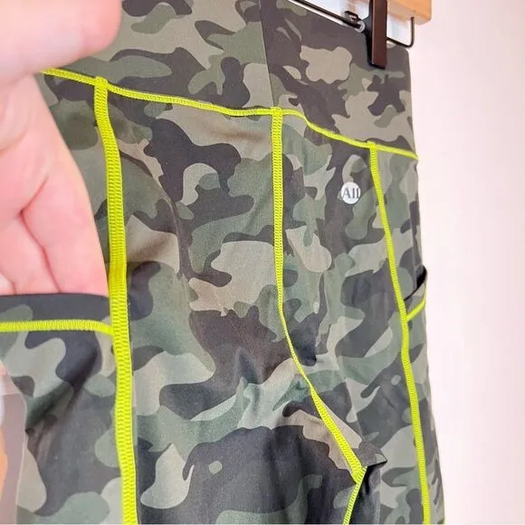NWT All Access Center Stage Bike Shorts in Olive Camo XS