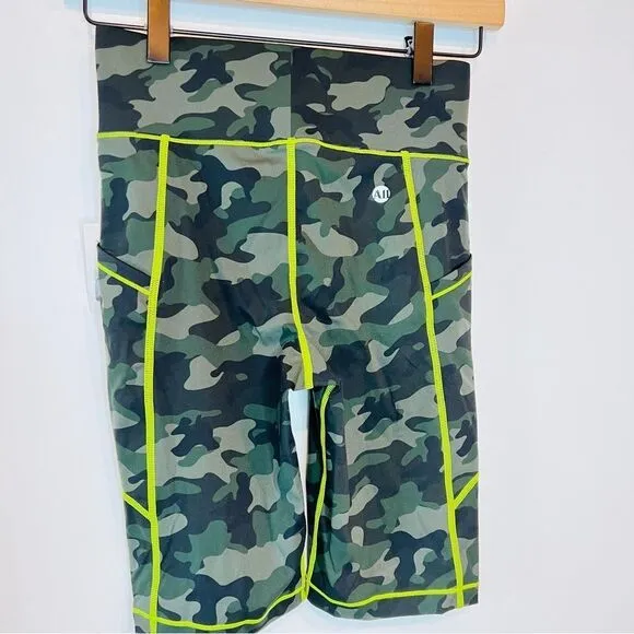 NWT All Access Center Stage Bike Shorts in Olive Camo XS