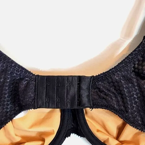 NWT Chantelle C Magnifique Seamless Unlined Underwire Minimizer Black Size 32D