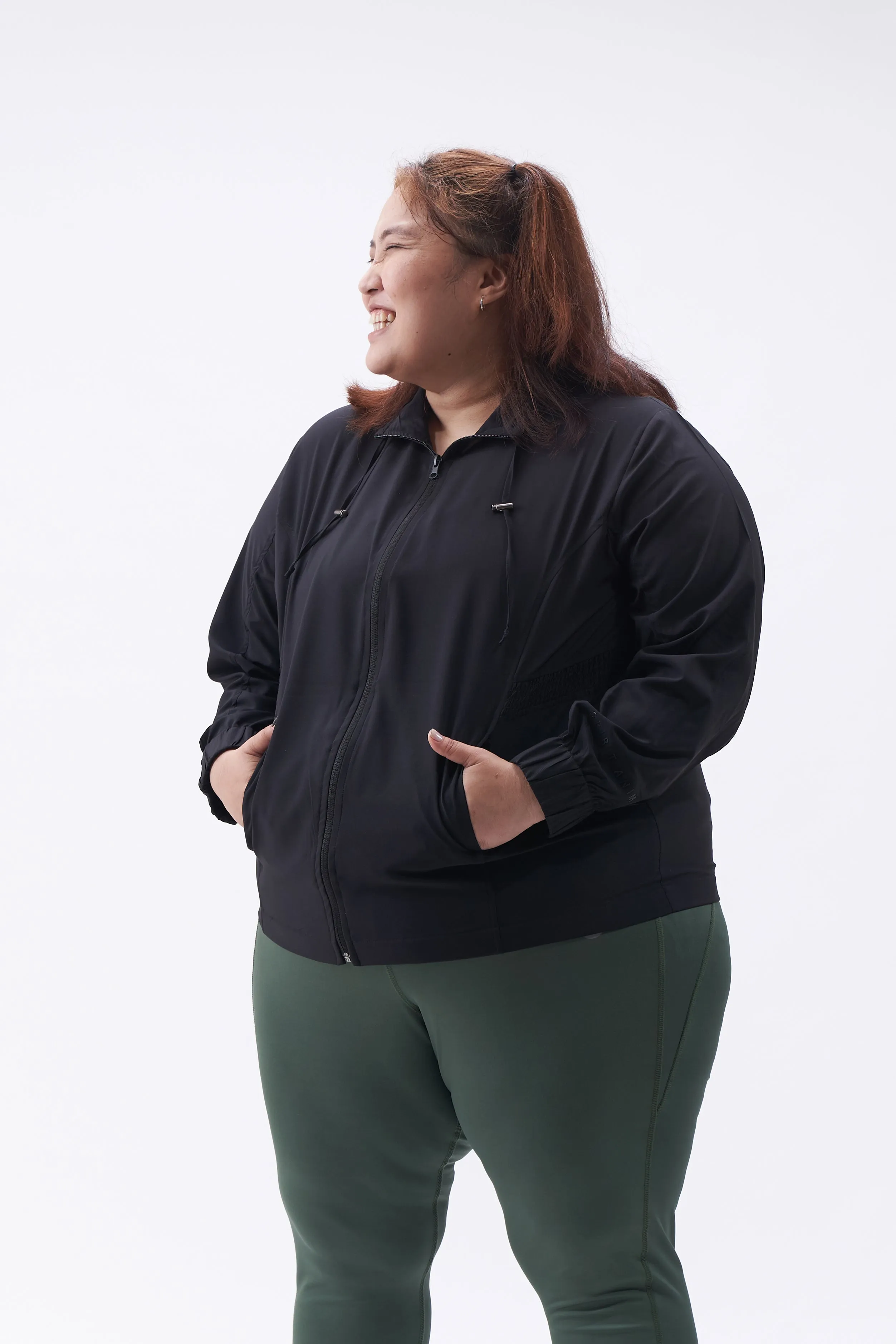 Resist Windbreaker: Black