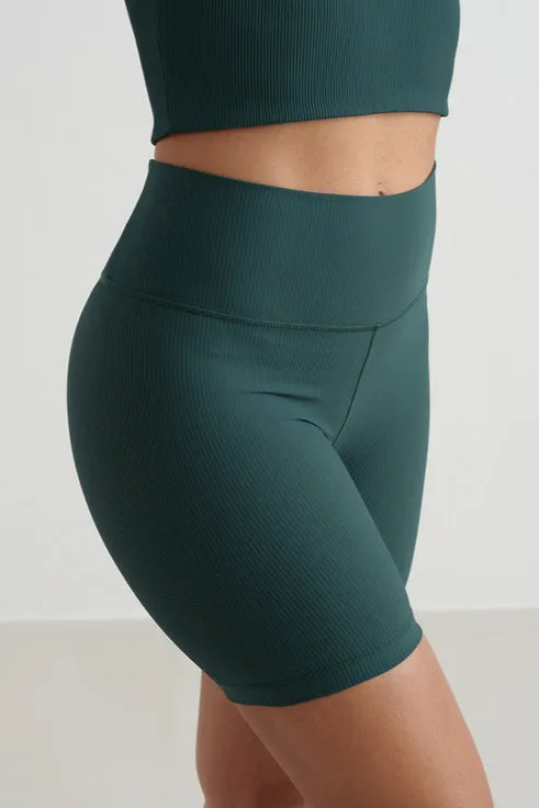 Ribbed Performance Midi Biker Short | Deep Emerald