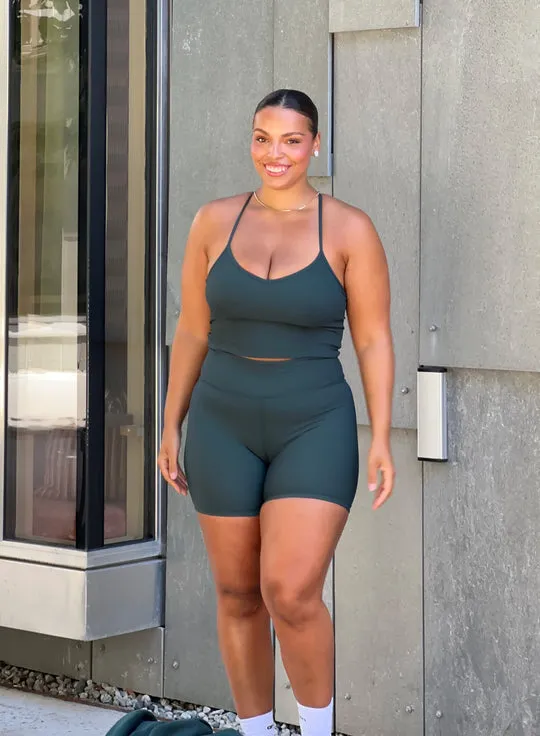 Ribbed Performance Midi Biker Short | Deep Emerald