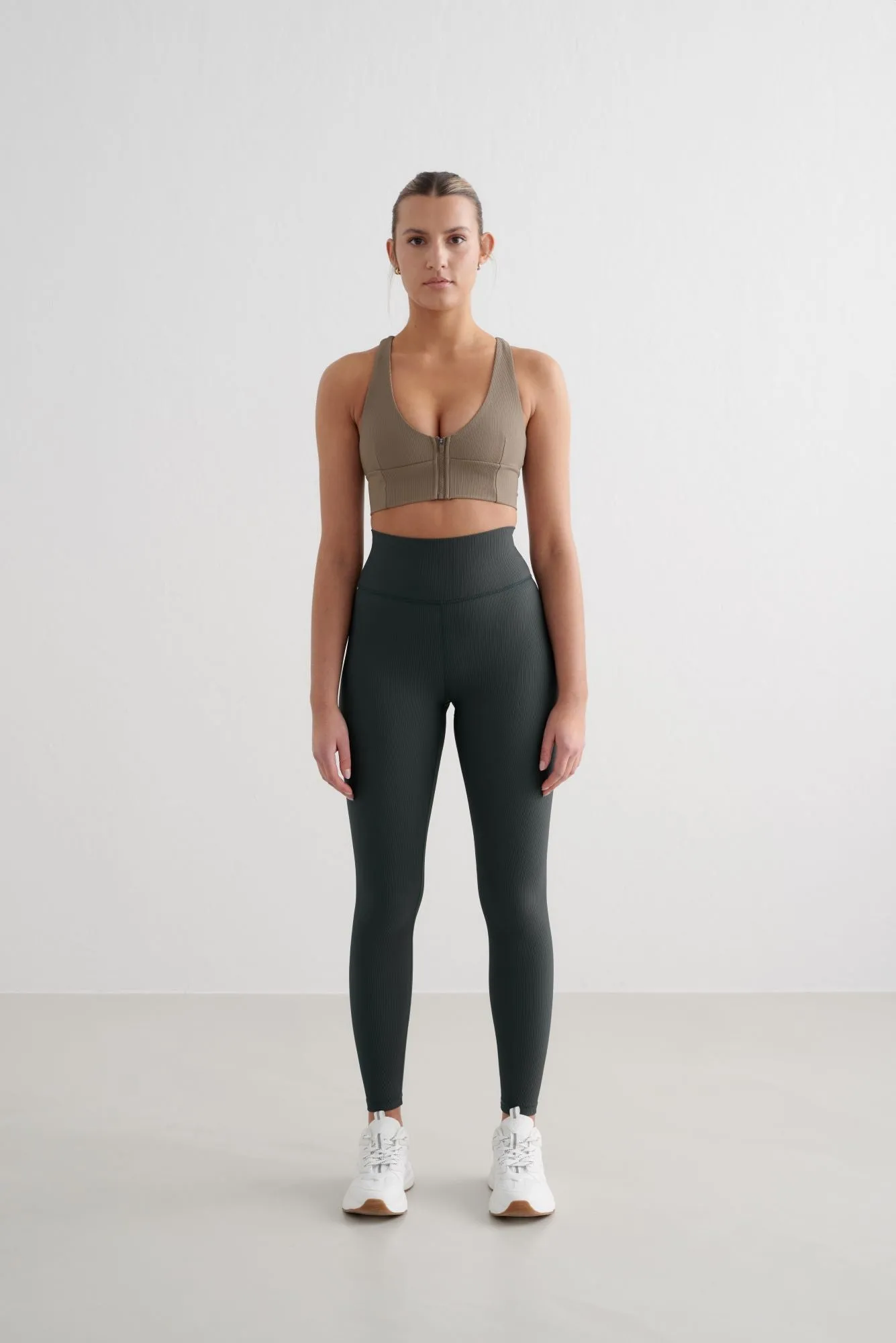 Ribbed Performance Zipped Bra | Nougat