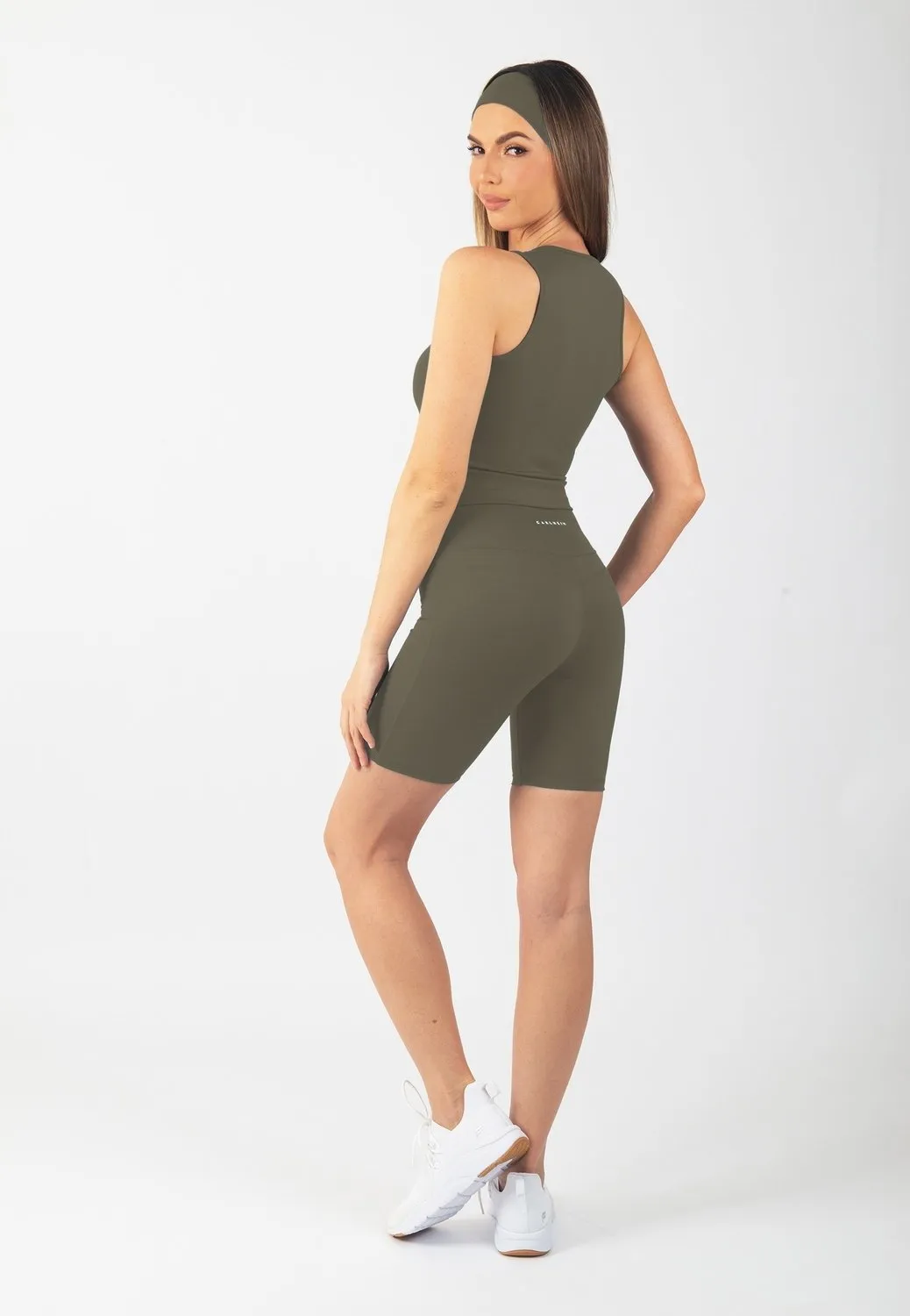 Serenita Active Shorts 8"