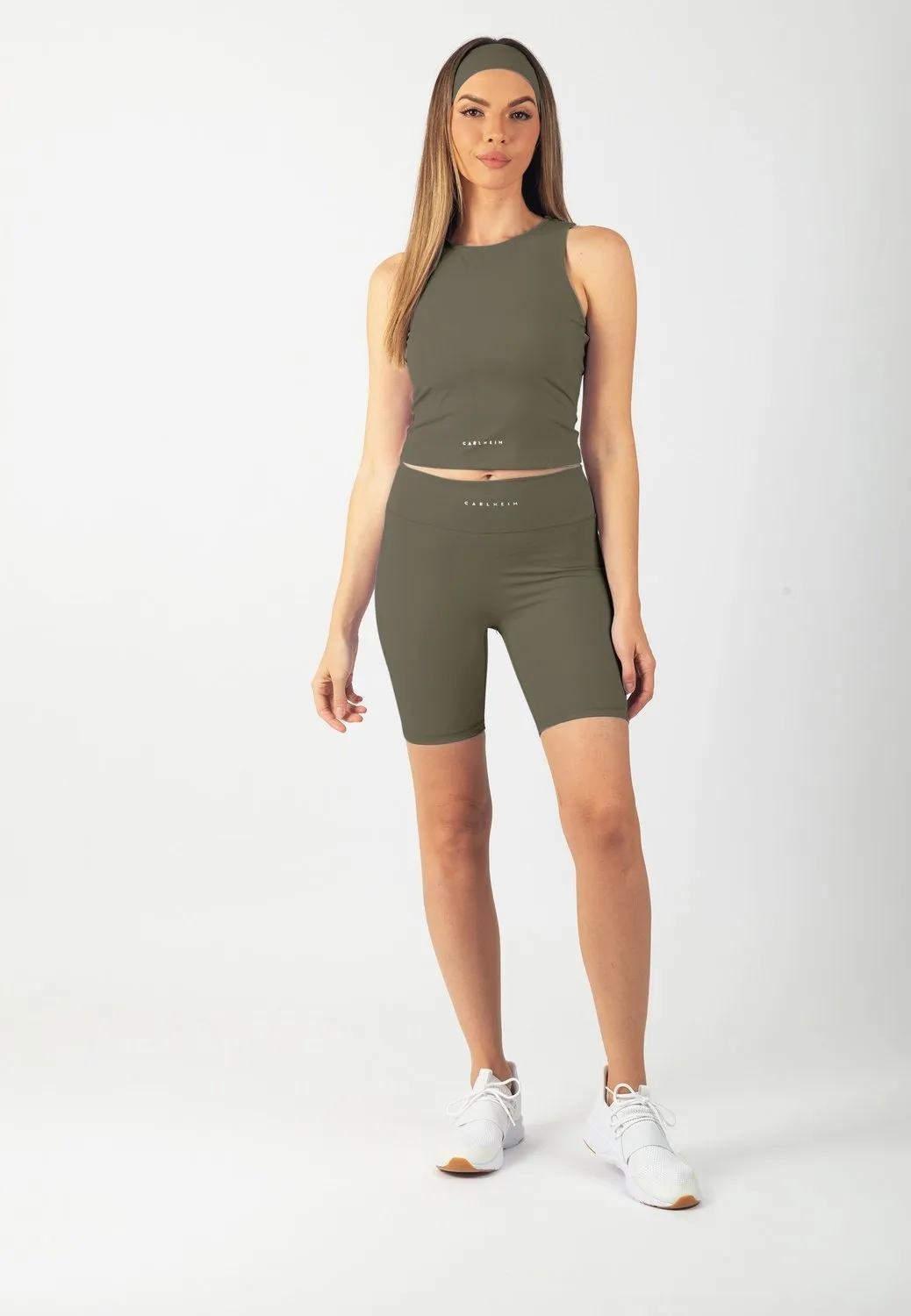 Serenita Active Shorts 8"