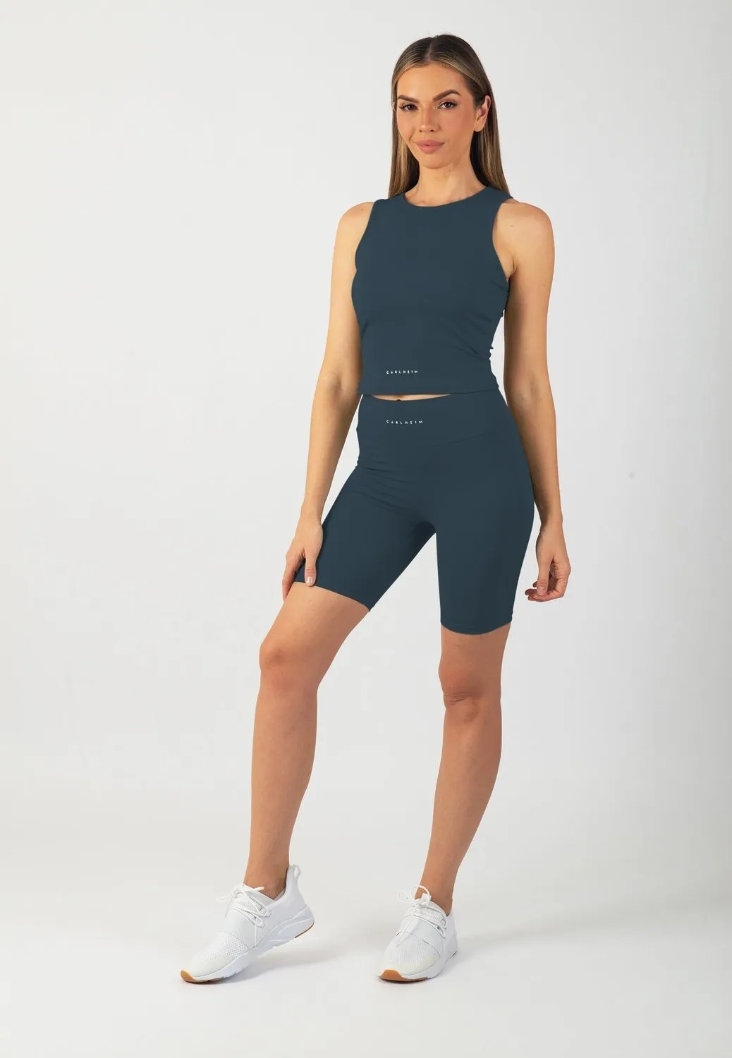 Serenita Active Shorts 8"