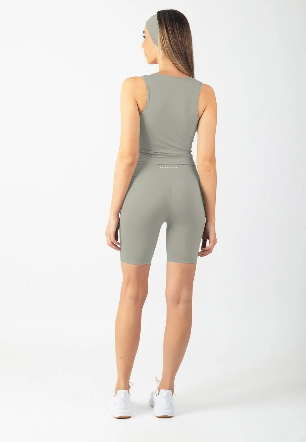 Serenita Active Shorts 8"