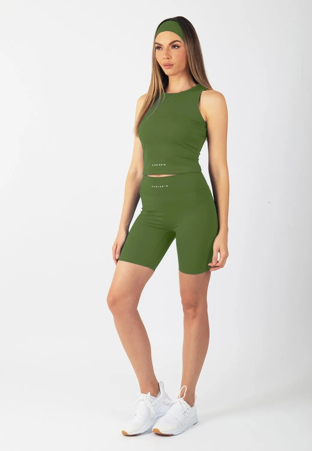 Serenita Active Shorts 8"